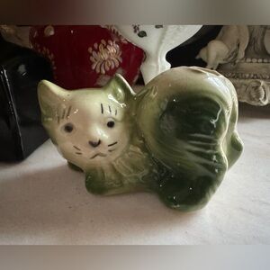 Vintage Ceramic Cat Figurine/Bud Vase